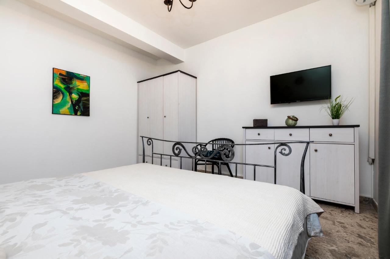 Apartment Medea, St. Martin Mali Losinj Bagian luar foto
