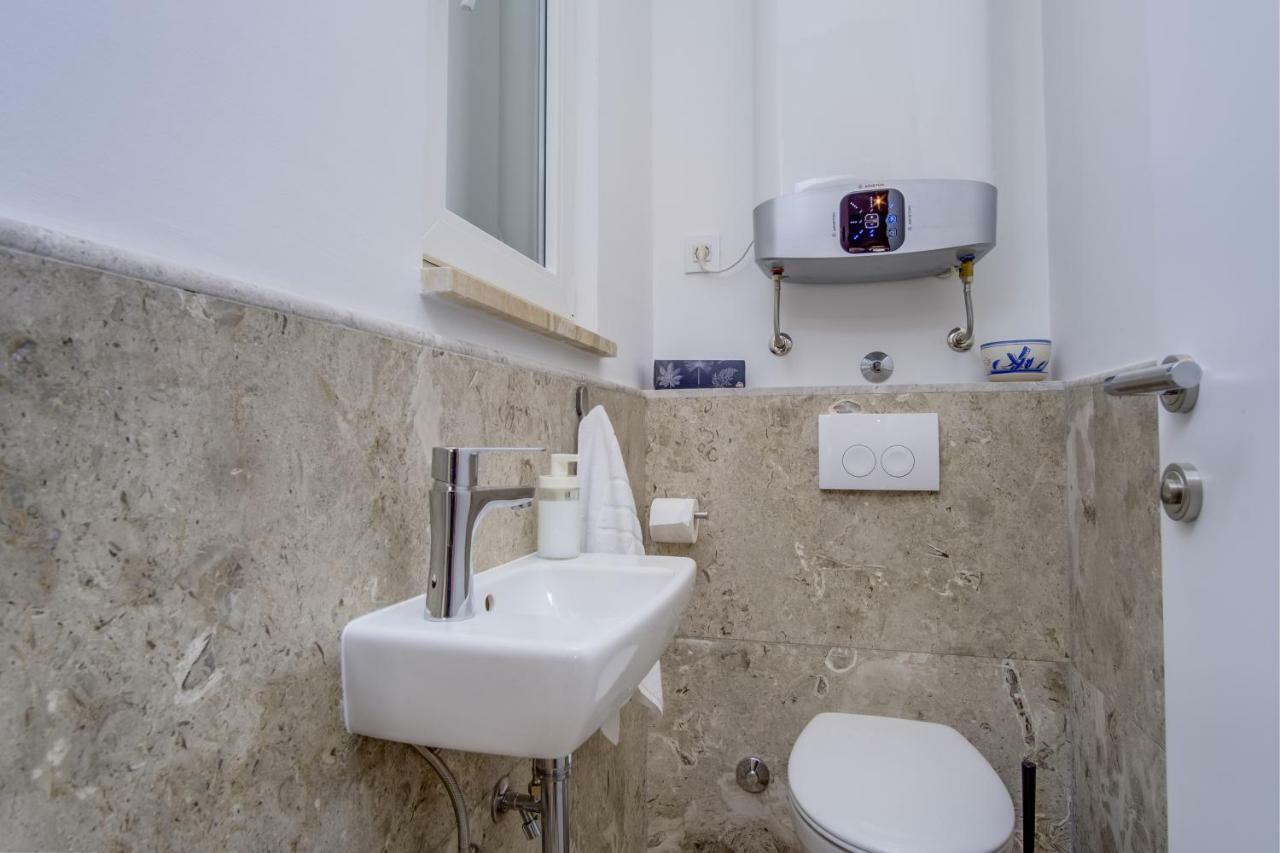 Apartment Medea, St. Martin Mali Losinj Bagian luar foto