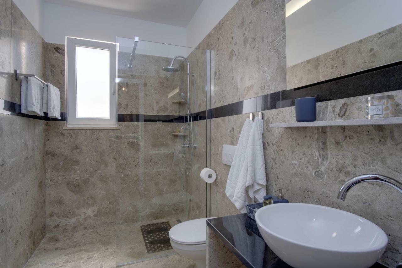 Apartment Medea, St. Martin Mali Losinj Bagian luar foto